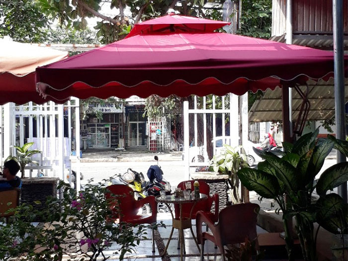 Dù che quán cà phê sân vườn tại Đồng Nai